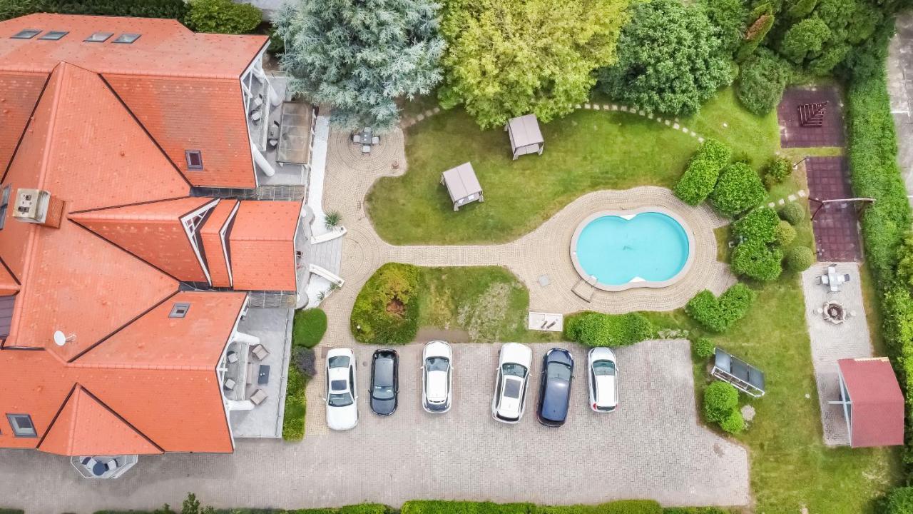 Hotel Clariss Balatonalmadi Luaran gambar